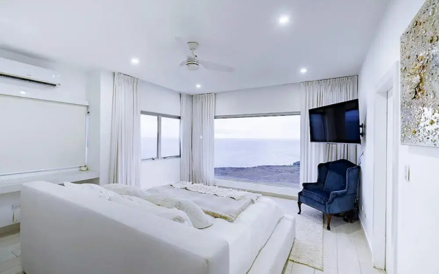 Lilypad Luxurious Cliffside Villa With Stunning Sea Views