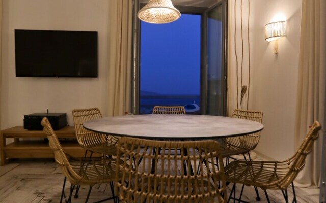 Villa Moonflower