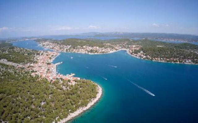 Jezera Lovisca Holiday Resort