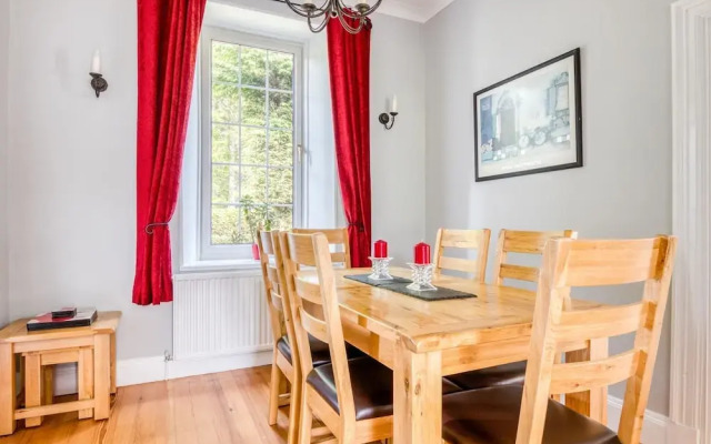 Quaint Holiday Home in Inverurie near Castle Fraser
