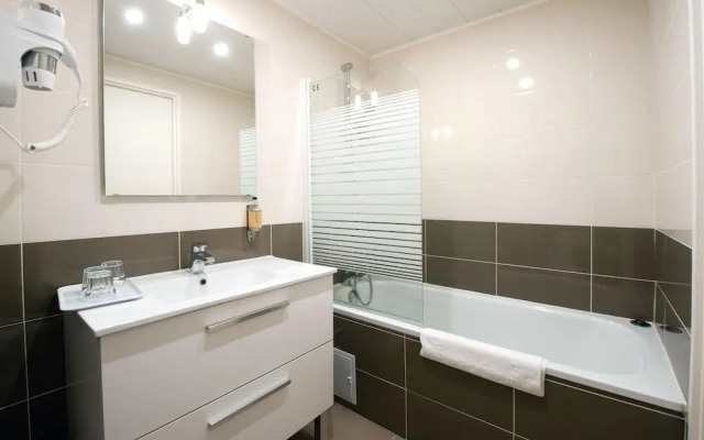 Hotel Milton (ex Gis Hotel)