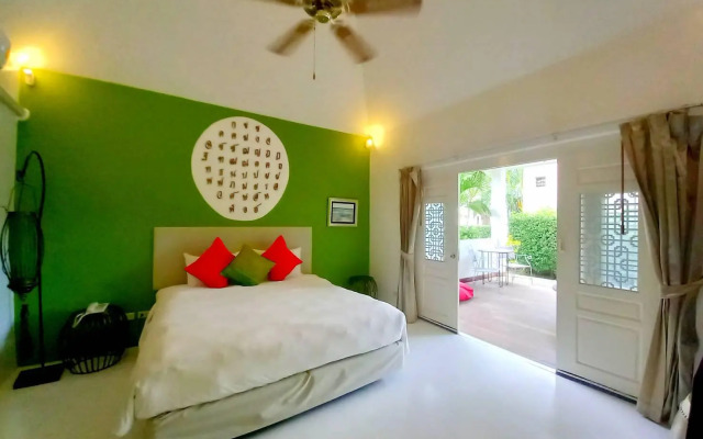 Sanae Beach Hua Hin