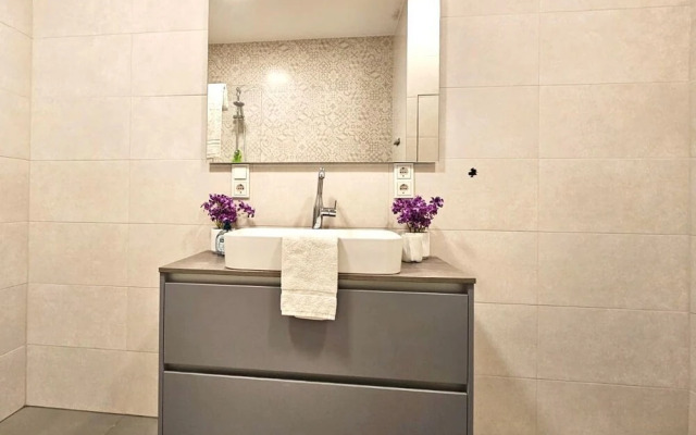 Stylish 3 BR with 2 terraces and parking