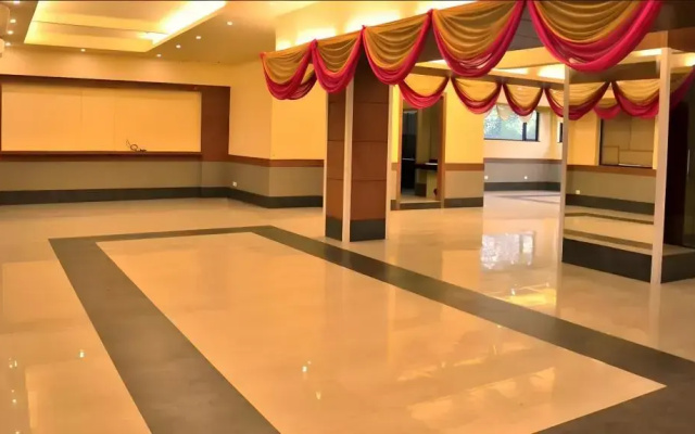 Max Hotels Jabalpur