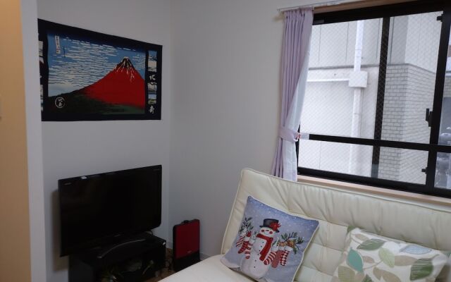 Lyon Doll Shinjuku Gyoen 401