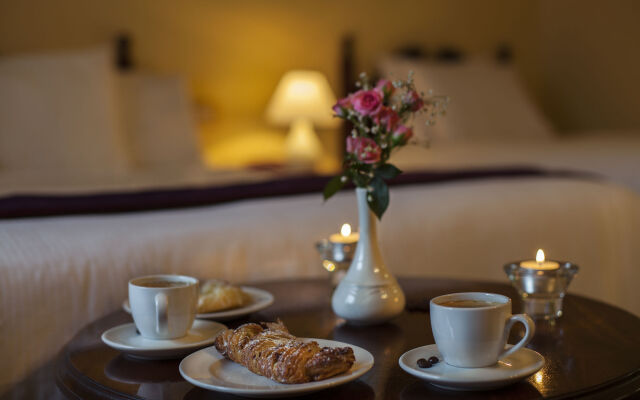 Woodford Dolmen Hotel