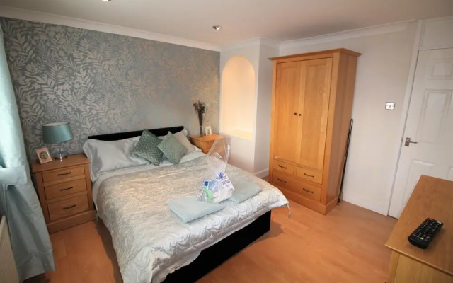 Doncaster -very Quiet-private Parking-dog Friendly