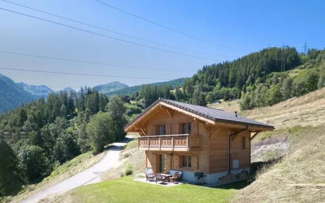 Chalet Le Cerf New Build Stylish Stay