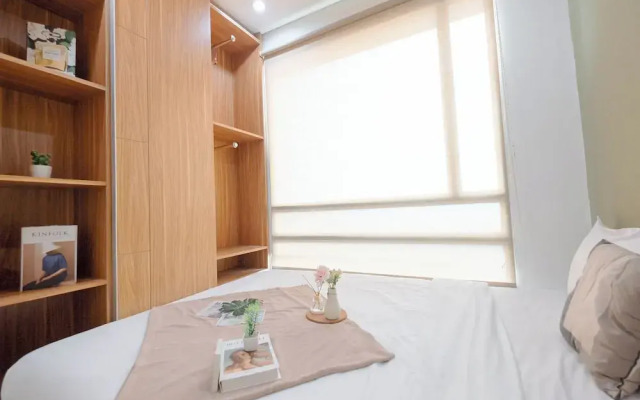 Good Location 2Br Apartment At Woodland Park Residence