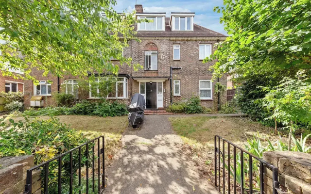 Amazing 3-bed Flat in Golders Green Near Station