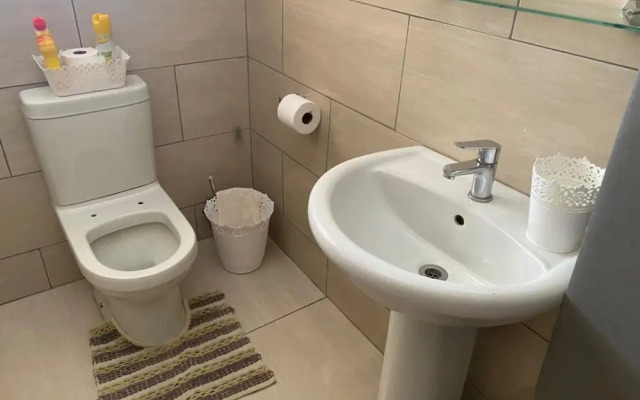 Luxurious 3 bed House Modern Open Plan- Borehole - 2046