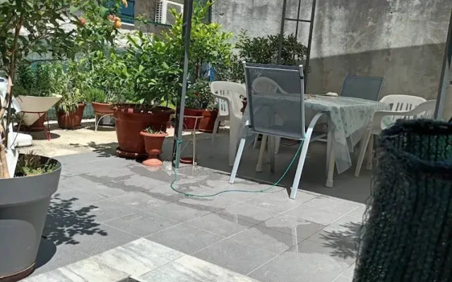 Cozy Studio Apartments With Terrace Near Kaštela Promenade
