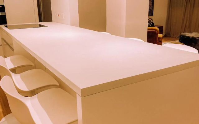 Newly Renovated Super-Chic Apartment