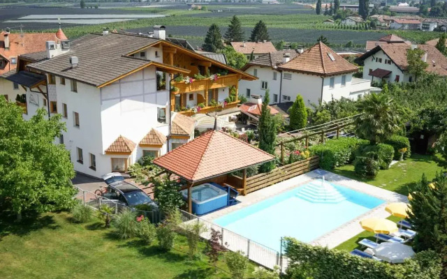 Hotel FleurAlp