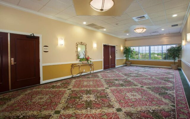 DoubleTree Suites by Hilton Naples