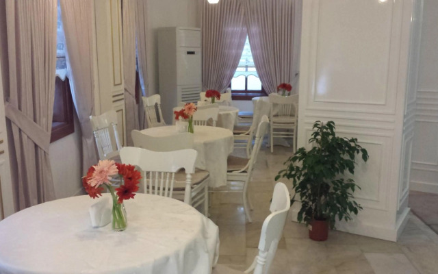 Ozkavak Hotel Kaleici