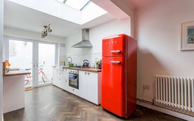 Renovated 2 Bedroom Home in The Liberties