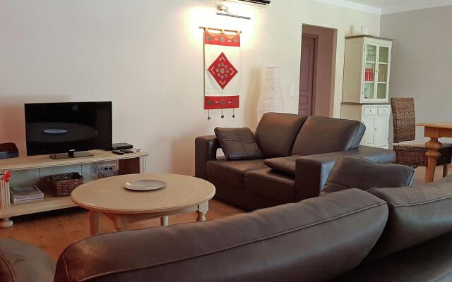 Beautiful Villa in the Vineyard Village of Tavel with Pool