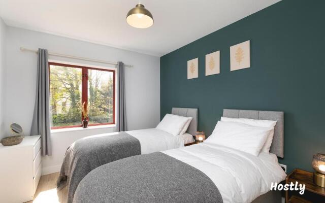 Wesley Gate Apartments - Building 3, by Hostly