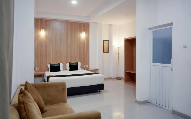 Polamas Residence – Guest Rooms – Padang