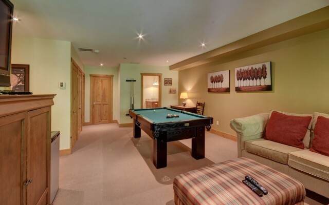 Chalet Caribou
