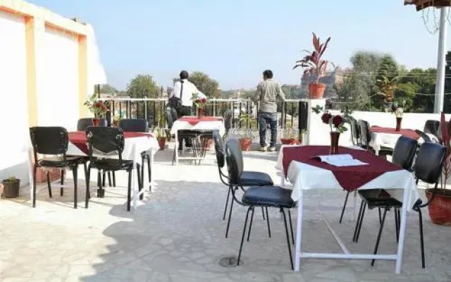 Aditya Hotel Orchha