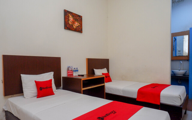 RedDoorz Syariah @ Namira Hotel