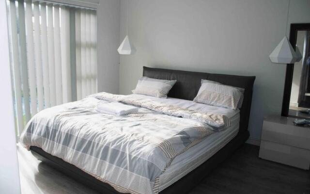 Cheerful 3- bedroom residential home with pool