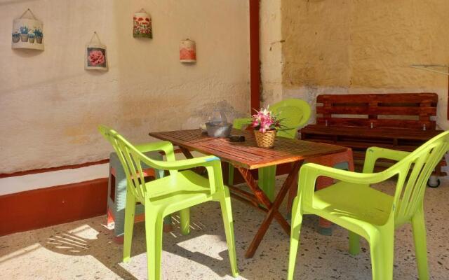 Effis apartment KAMARA curved house
