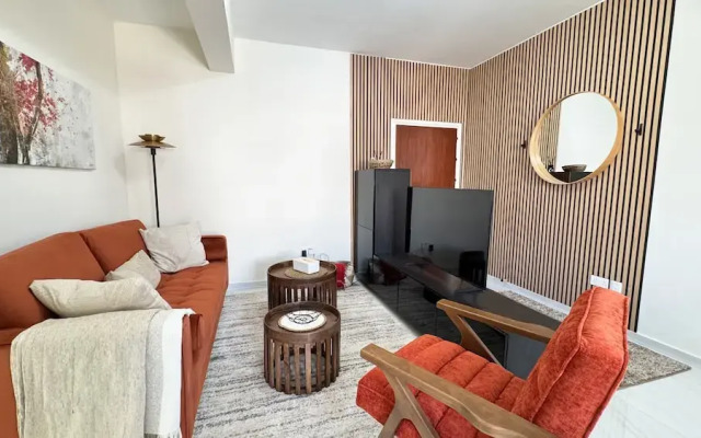 Luxury 2 Bedroom Apartment City Center