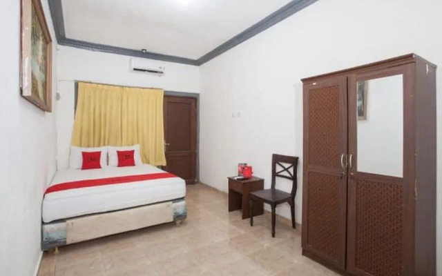 RedDoorz near Ciputra World 2