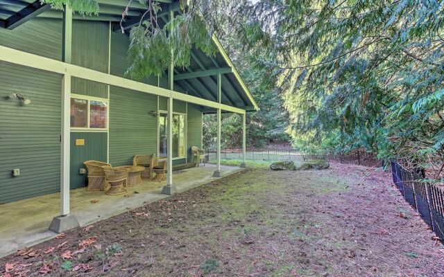 Cozy Washington Escape Near Hiking & Golfing!