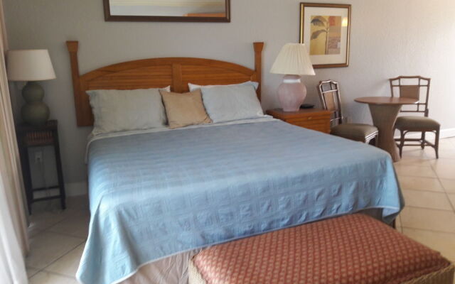 Club Bamboo South - Bradenton Beach