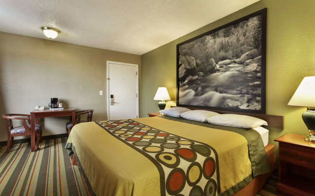 Super 8 by Wyndham Ridgecrest