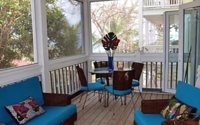 Beautiful Apartment with Golf Cart