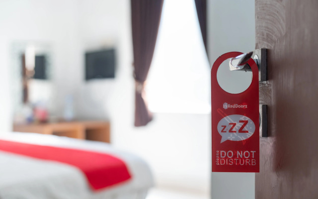RedDoorz Syariah Near Tugu Dodol Kandangan