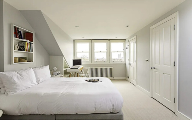 Bermondsey Bliss: Views, Comfort, and City Access!