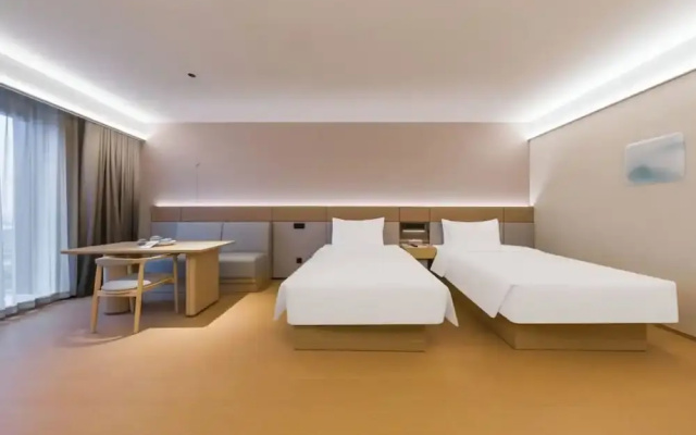 Full Season Hotel-HGH