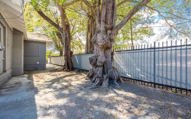 Modern & Cozy 5BD House in Buenavista