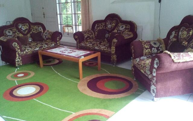 Villa Kota Bunga Ade