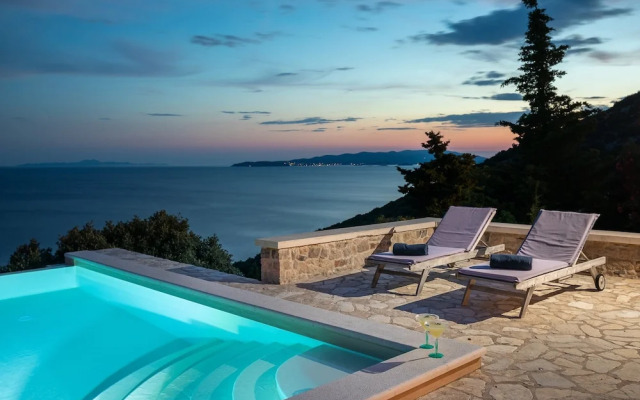 Stone Houses Dingač