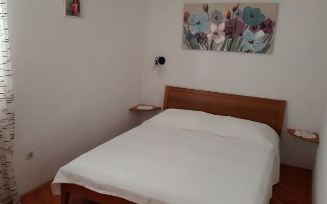 Apartment Leo