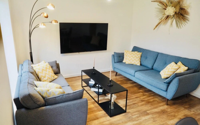 SA Today Firepool Cres Taunton Fibre Wi-fi Netflix
