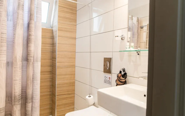 1 Bedroom Apartment Lambisea