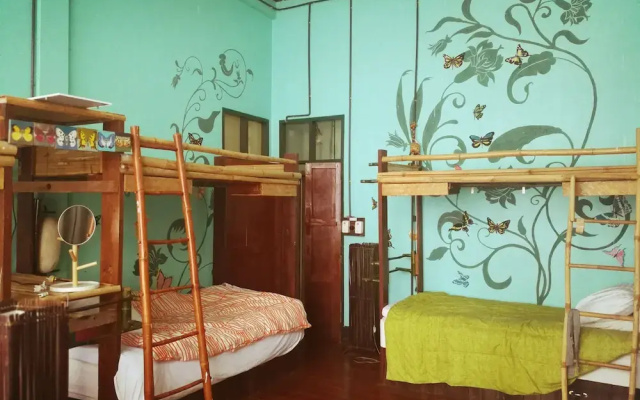 Hug at Home - Hostel