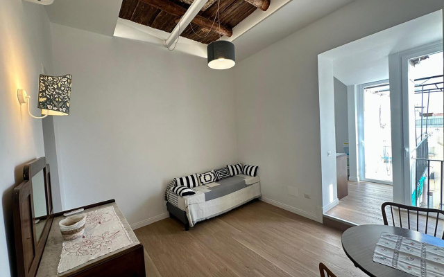 LA Romantique Apartments