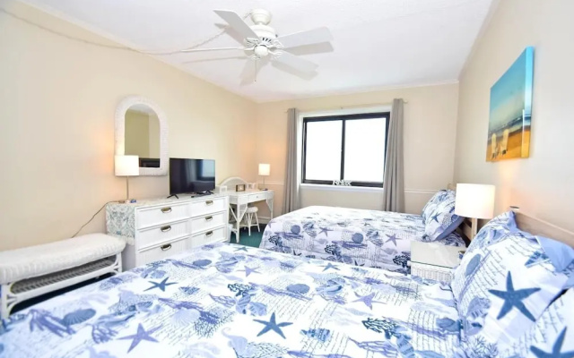 Towers 402 2 Bedroom Condo by RedAwning