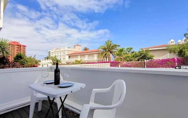Fantastico 2 - With Large Balcony, Terrace and Garden
