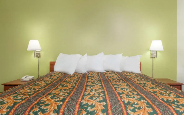 Days Inn by Wyndham San Antonio Lytle