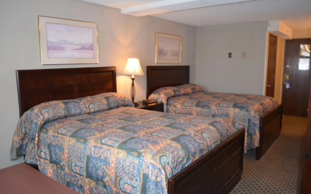 Nampa Inn & Suites